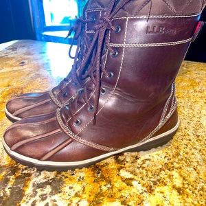 Woman’s LLbean boots size 9
